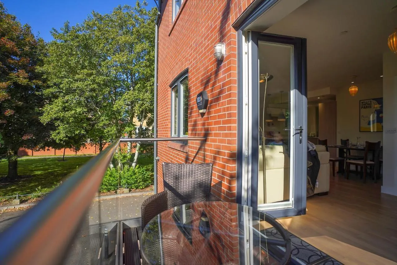 Royal Stuart Lane - Townhouse By The Bay With Parking Villa Cardiff Holiday home