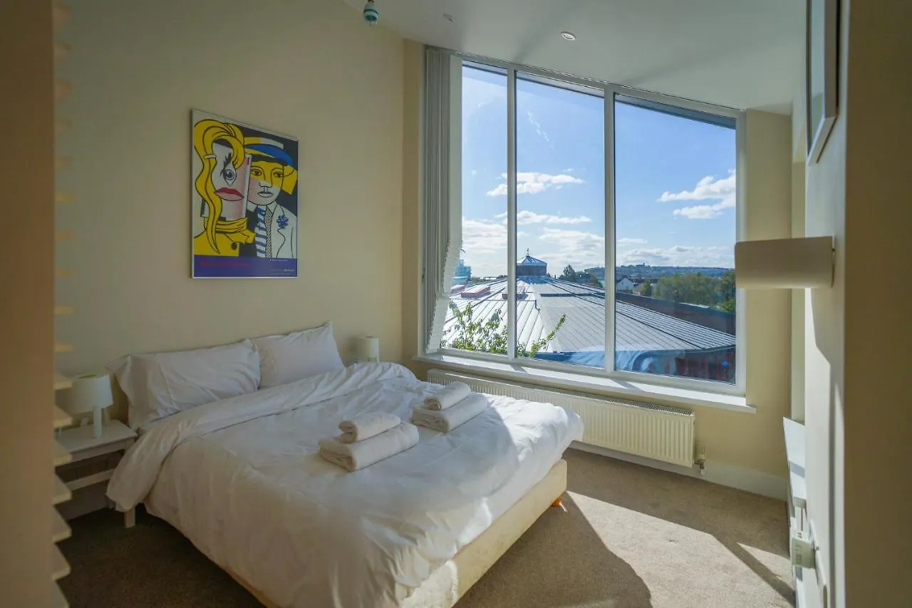 Royal Stuart Lane - Townhouse By The Bay With Parking Villa Cardiff Holiday home