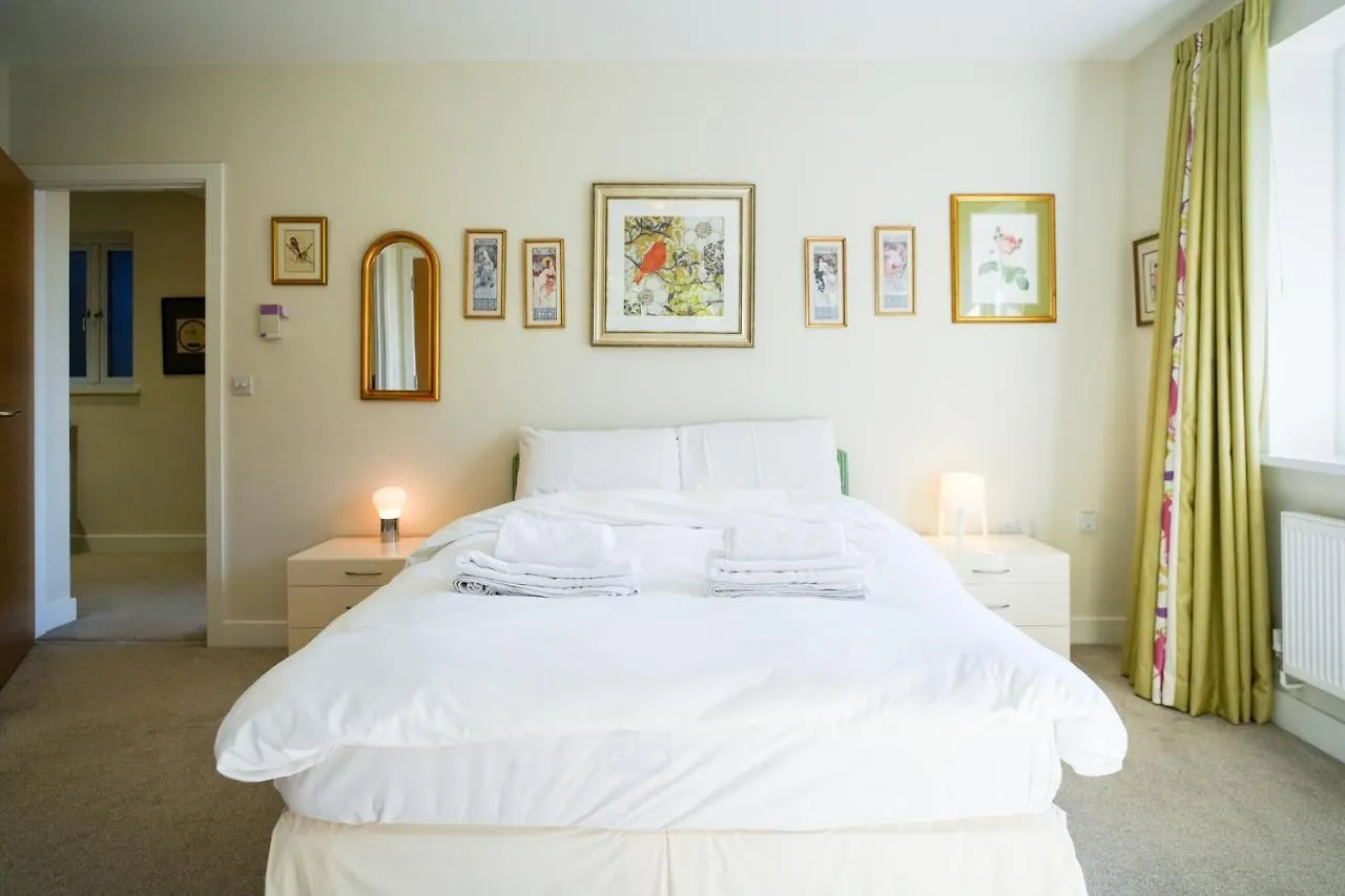Royal Stuart Lane - Townhouse By The Bay With Parking Villa Cardiff Holiday home