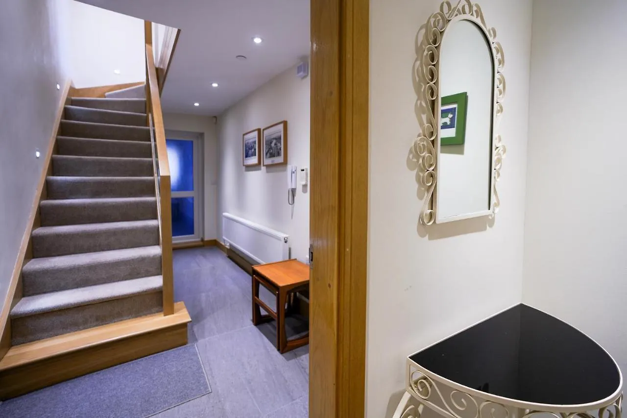 Holiday home Royal Stuart Lane - Townhouse By The Bay With Parking Villa Cardiff