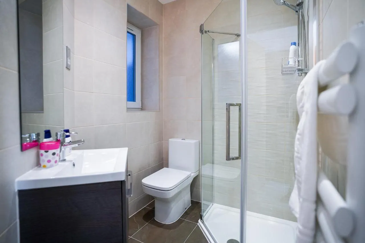 Royal Stuart Lane - Townhouse By The Bay With Parking Villa Cardiff 0*,