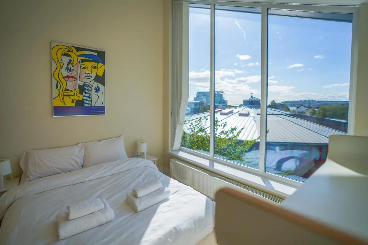 Royal Stuart Lane - Townhouse By The Bay With Parking Villa Cardiff 0*,  United Kingdom